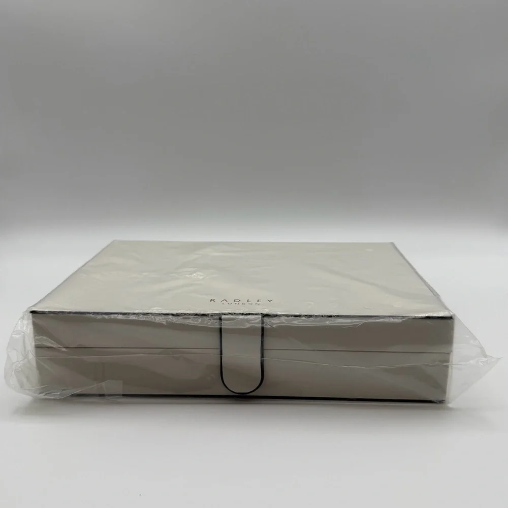 Radley London Jewelry Box Magnetic‎ Closure White New in Plastic